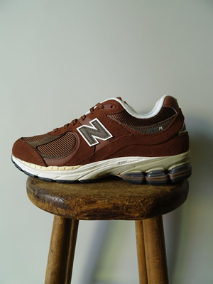 NEW BALANCE（ニューバランス） 2002R FF