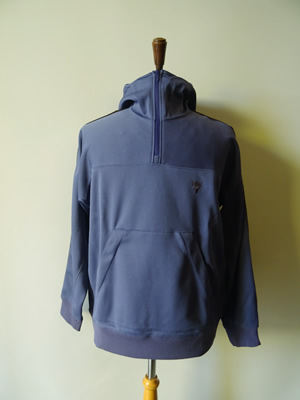 【SALE】SOUTH 2 WEST 8（サウスツーウエストエイト）　TRAINER HOODY - POLY SMOOTH